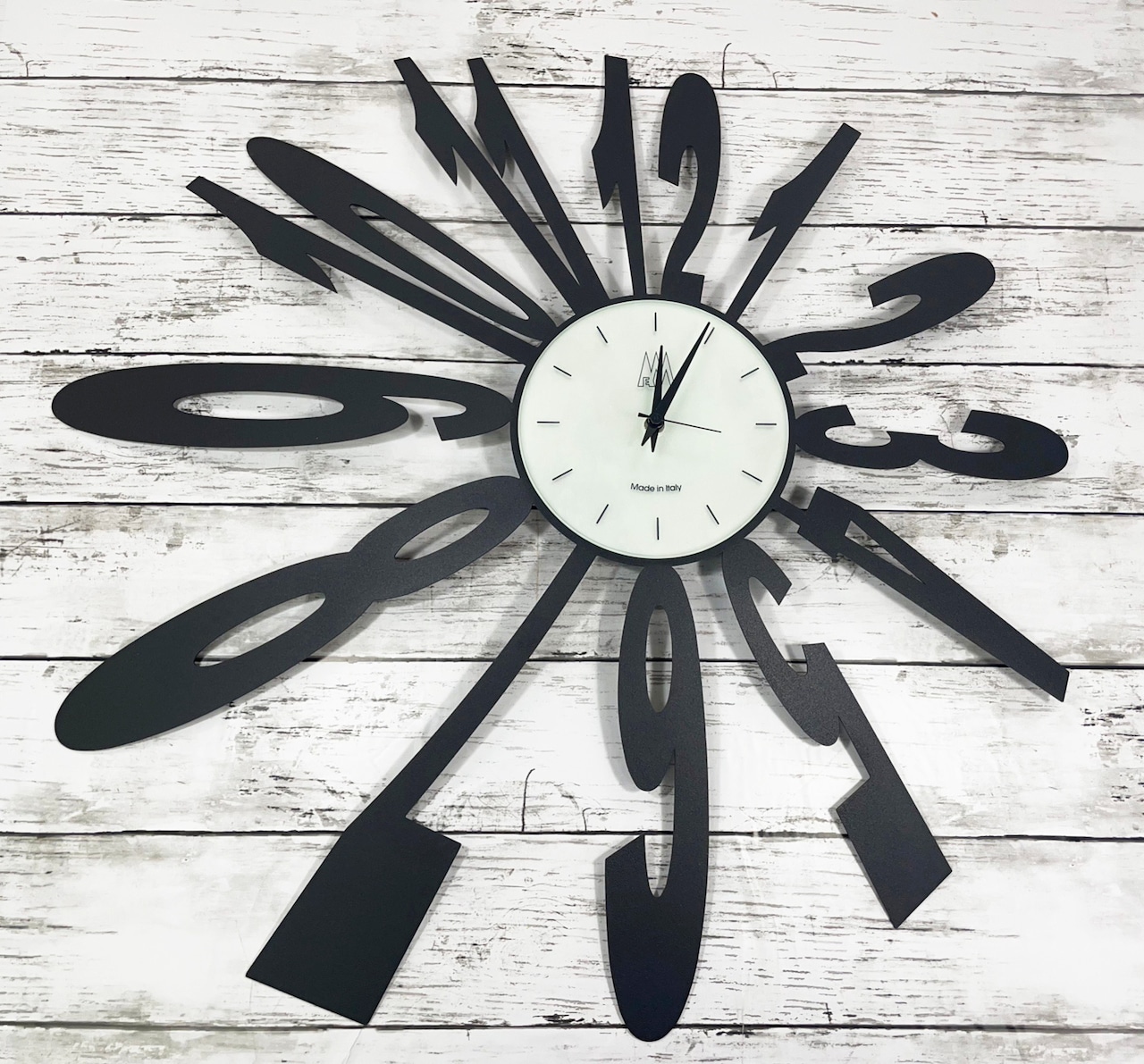 Amazon.co.jp:世界10カ国以上に愛される、イタリア製アート掛時計ZAKI 掛け時計三層構造が浮かび上がる現代デザインCalleaDesign 全12色 静音 木製 壁掛け時計ブラック: ホーム＆キッチン