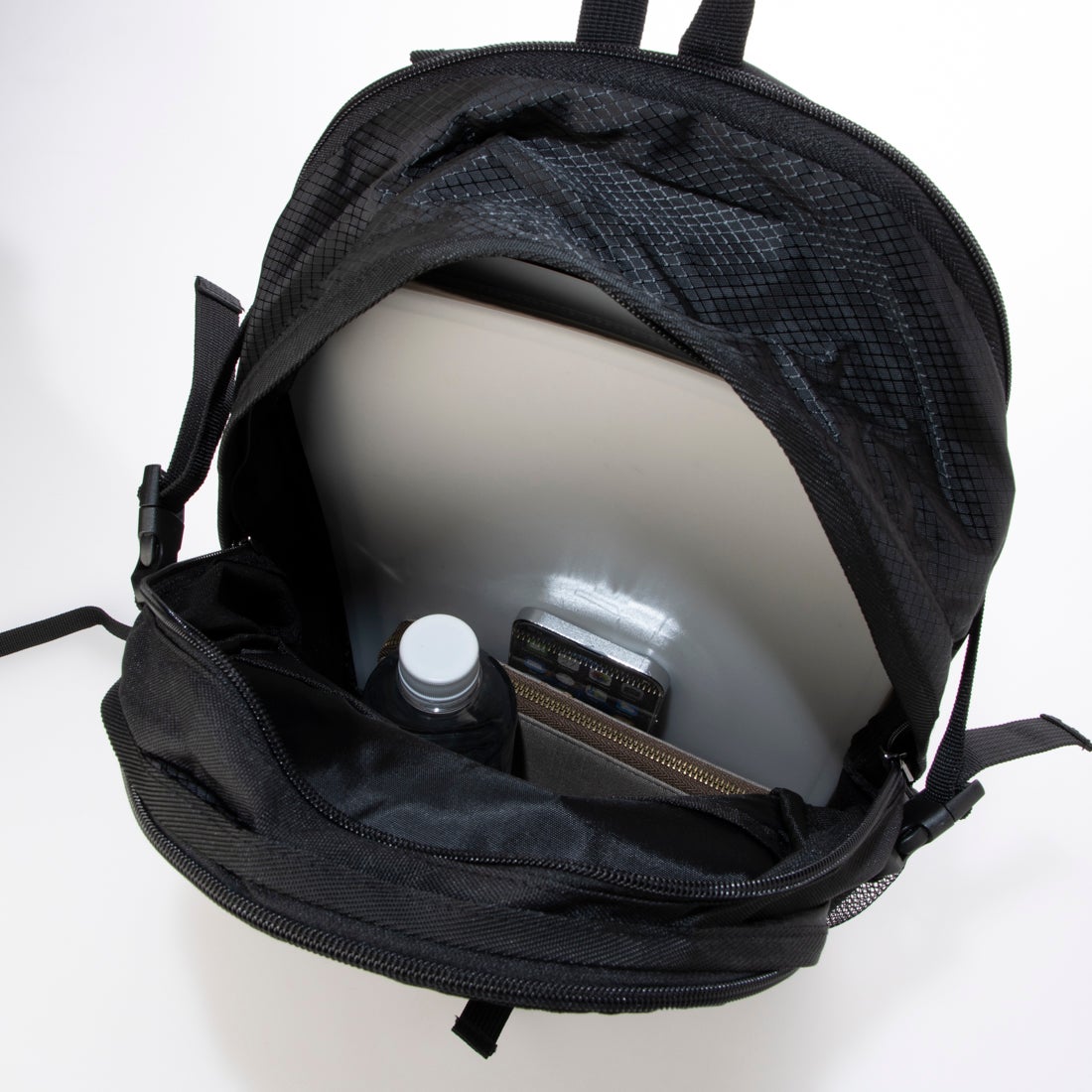 リュック 30L メンズ レディース 大容量 LARKINS ラーキンス A4 B4 ハーネス トカゲ スクエア PC タブレット サイドポケットハーネス 正規品 リュックサック