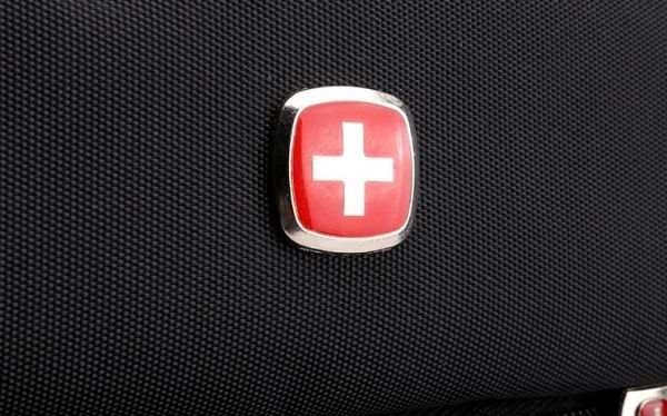 ミリタリーショップ レプマートVICTORINOX ピンバッジ 4.1888 スイスクロス レッド