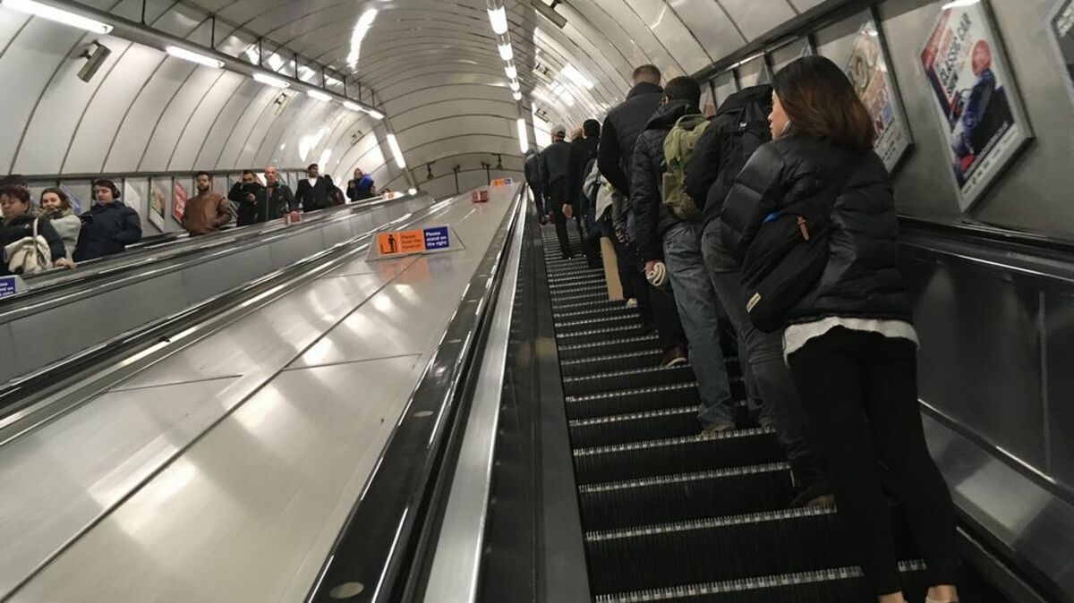 空港またはショッピング モール エレベーターおよびエスカレーターのための0°動く歩道のエスカレータ