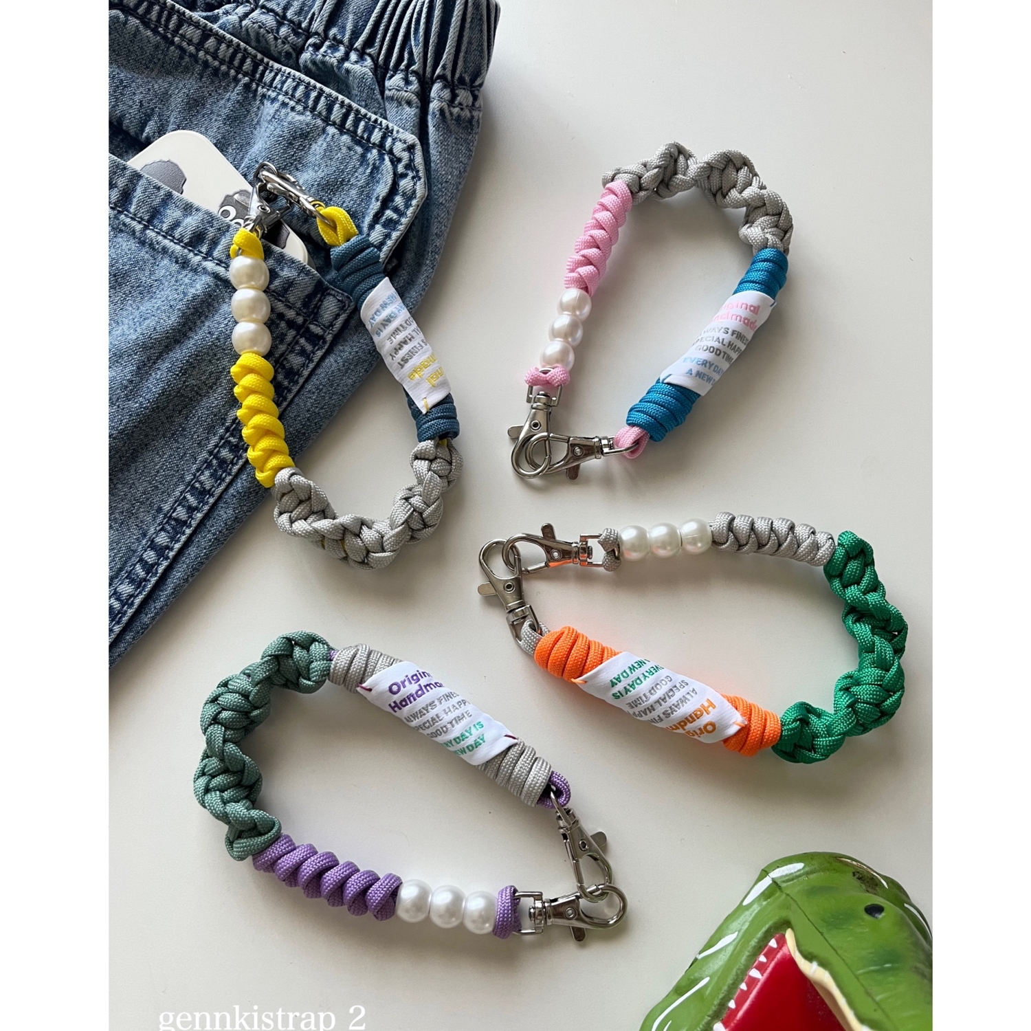 パラコード ハンドストラップ 作り方TikTok パラコードなみなみ編みハンドストラップ11