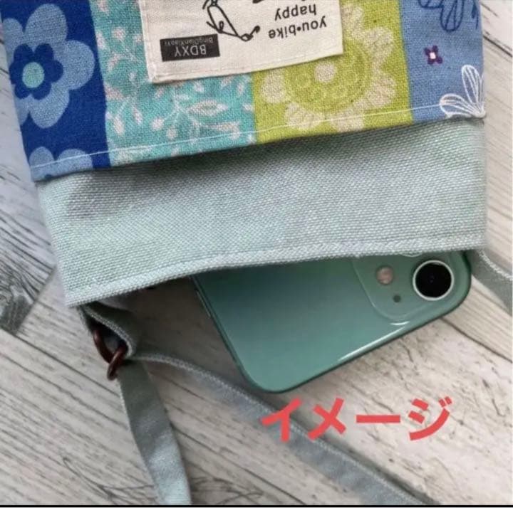 専用です！ハンドメイド☆スマホショルダー 無料レシピ スマホショルダーポーチの作り方 小さな縦型サコッシュ : ハンドメイドどっとこむ無料ﾚｼﾋﾟ紹介＊ｵﾘｼﾞﾅﾙﾊﾝﾄﾞﾒｲﾄﾞ 雑貨制作・販売