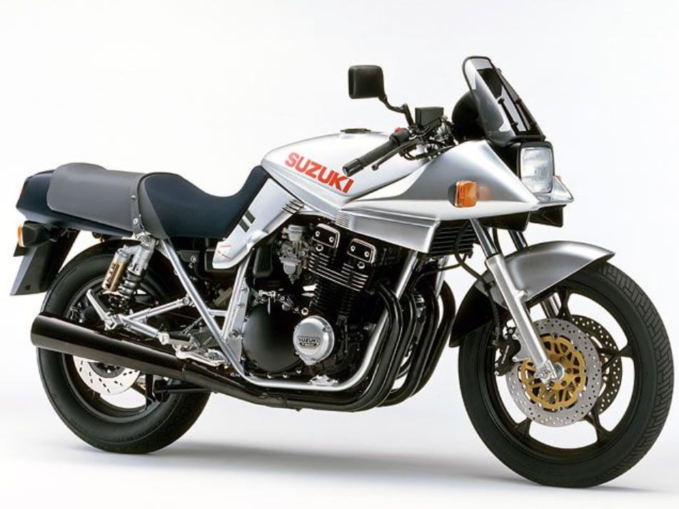 SUZUKI KATANA：スズキ伝統のデザインをまとう今日的スポーツ - バイク車両インプレ・解説 - タンデムスタイル