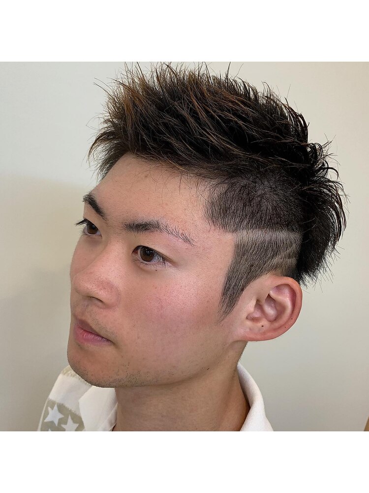 ツーブロック×スキンフェード×ラインアートヘアカタログ高級理容室 床屋 ヒロ銀座ヘアーサロン