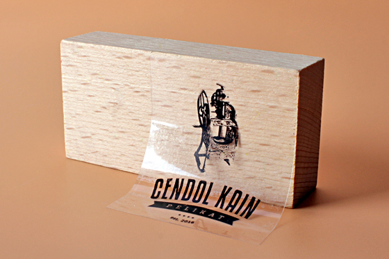 看板用の大判ステッカー印刷を格安にて