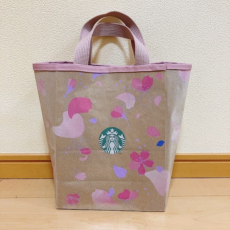 スタバのオリジナル紙袋でポケットティッシュケースを制作する方法