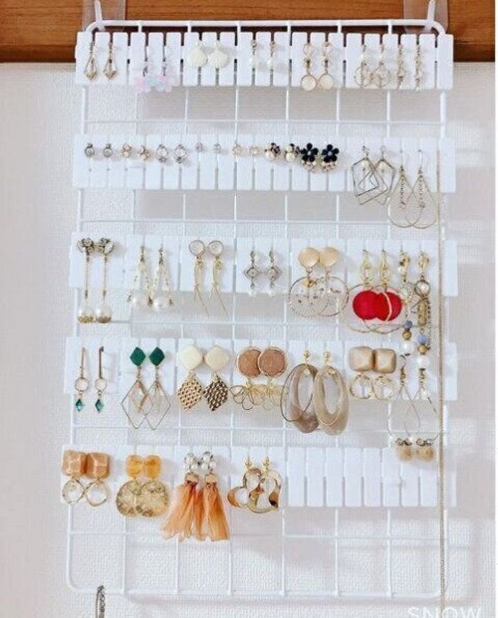 ˏˋ 今日のテーマは、『 オタクルーム 13 リアルなオタク部屋 -5選』です ˎˊ˗ ⁡ グッズやCDなどで部屋がごちゃっとしがちなオタク。 ⁡今回は、オタクのリアル部屋をご紹介🌟 ⁡ 素敵なお写真のご協力ありがとうございました😊🌸 @____sm.17 @st_sn_west_66@snow9_n