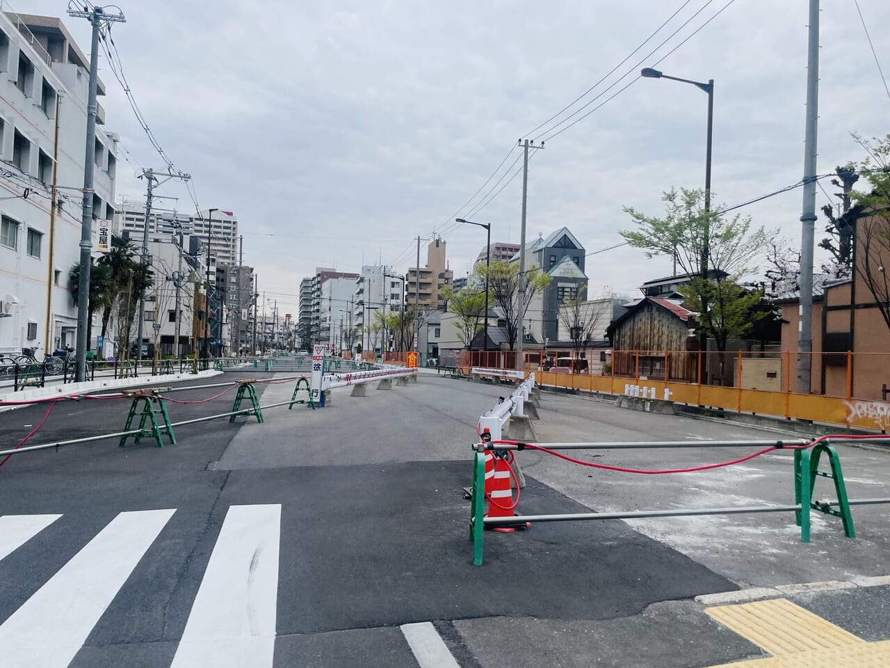 タイムズ布施駅前第６（大阪府東大阪市足代2-4）の時間貸駐車場・満車/空車・料金情報 ｜タイムズ駐車場検索