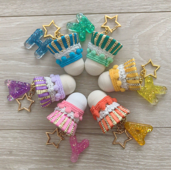 手作りバドミントンシャトルキーホルダー「シャto娘」