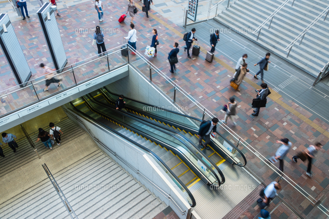 薄形省スペース 動く歩道東芝エレベータ