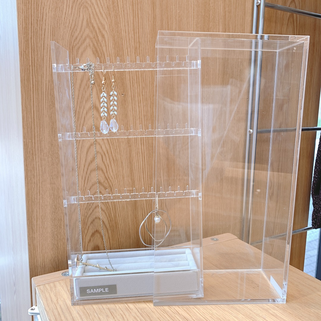 無印良品 アクセサリーケースの使い方実例アクリルケース・ベロア仕切りの入れ方を検証！HugKum はぐくむ