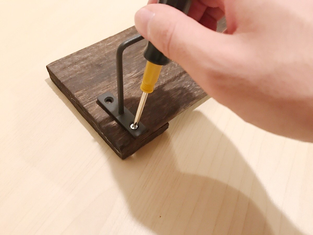 セリア インテリアウォールバー 付け方TikTok