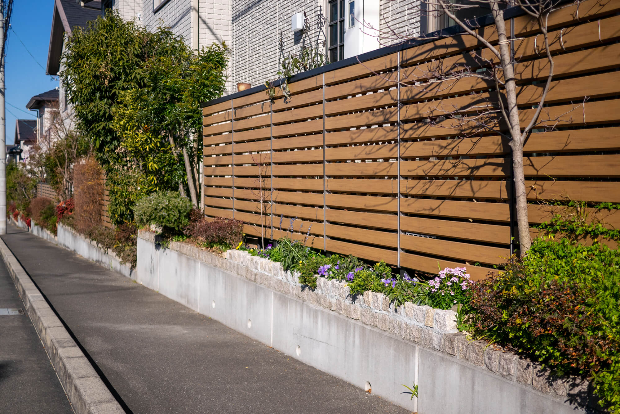 目隠しフェンスDIY 横張り・ボーダーフェンスの作り方ウッドデッキのDIYリーベ