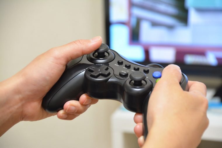 ビデオゲーム機。等角投影ゲームパッドのベクターイラスト」のベクター画像素材 ロイヤリティフリー749454646Shutterstock