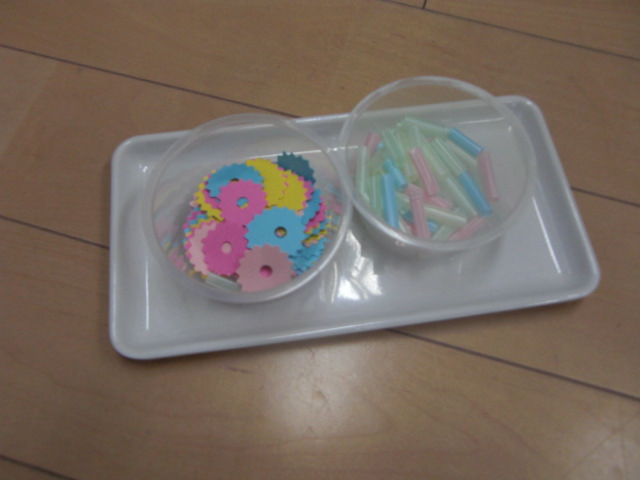 597.ストローひもとおしタピオカ 好き😘⁉️くわしくはコメント欄へ↓認定 小児臨床教材士 小児臨床教材学 言語発達 療育児童発達支援 放課後等デイサービス こども 子育てことば 手作りおもちゃ 教材 言語聴覚士 ST 保育士ストロー タピオカストロー 新幹線