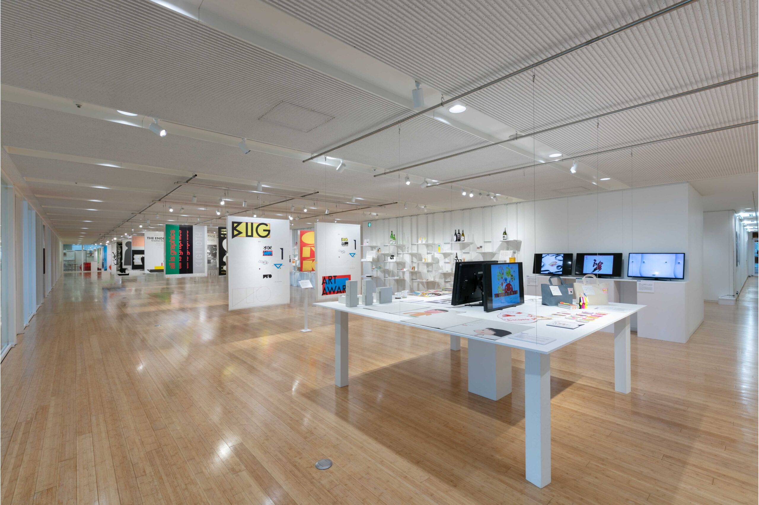 東京都庭園美術館に1910-30年代のモダンデザイン約400点が集結する「交歓するモダン 機能と装飾のポリフォニー」展 会場レポート -TECTURE MAG テクチャーマガジン空間デザイン・建築メディア