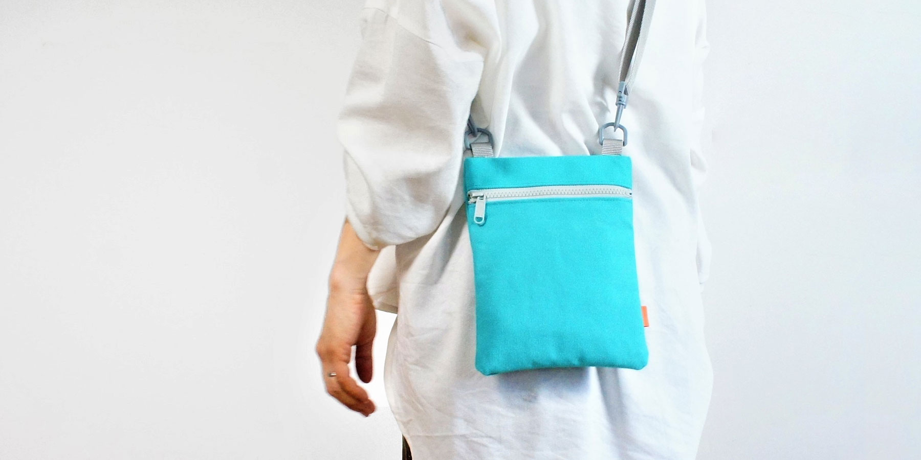 アウトドアでも使える！スマホがすっぽりおさまるレザーサコッシュをDIY自作・DIYBE-PAL キャンプ、アウトドア、自然派生活の情報源ビーパル