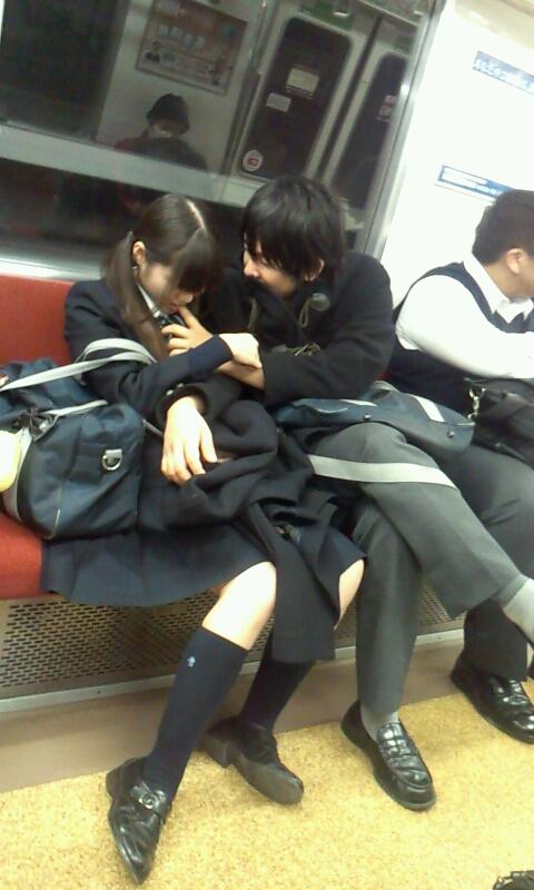 粘着】背の小ちゃい従順J○が電車で潮吹き！連れ込んだトイレで自らパンツを脱いでからのフェラ＆生ハメ中出し！｜PALPIS（パルピス）