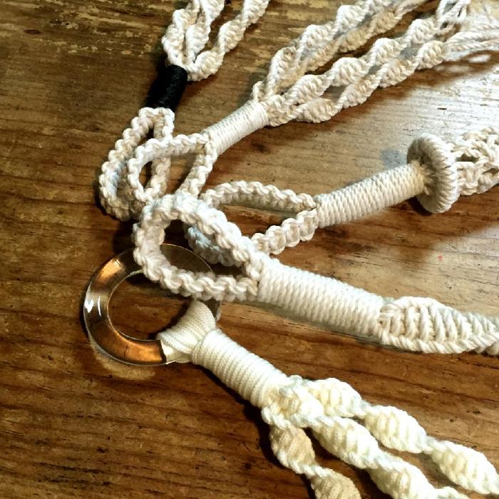 マクラメ編みのハンギングの作り方 初心者でも簡単 。おしゃれなプラントハンガーも作れます暮らしニスタ