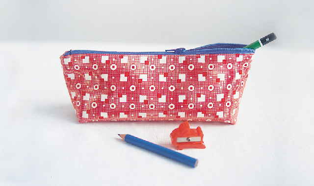 ハンドメイド情報 無料レシピ「三角ポーチの作り方」ソーイングスクエア