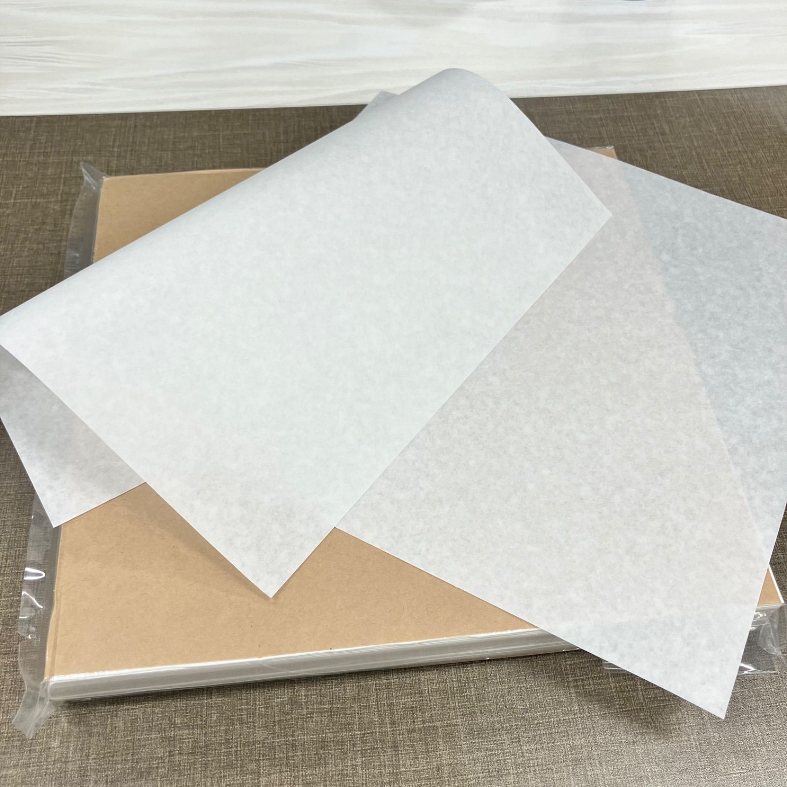 楽天市場 ラッピング 包装紙 薄紙 50×66cm 10枚 全6色 □ カット 済み ギフト 誕生日 クリスマス 贈り物 販促 お店 ラッピングプレゼント フリーマーケット 梱包 包装 材料 ハンドメイド 手芸 手作り クリスマス X'mas プレゼント Xmas □ :手作り工房MYmama