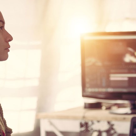 海外と日本、どちらが働きやすい？女性クリエイターが思う、