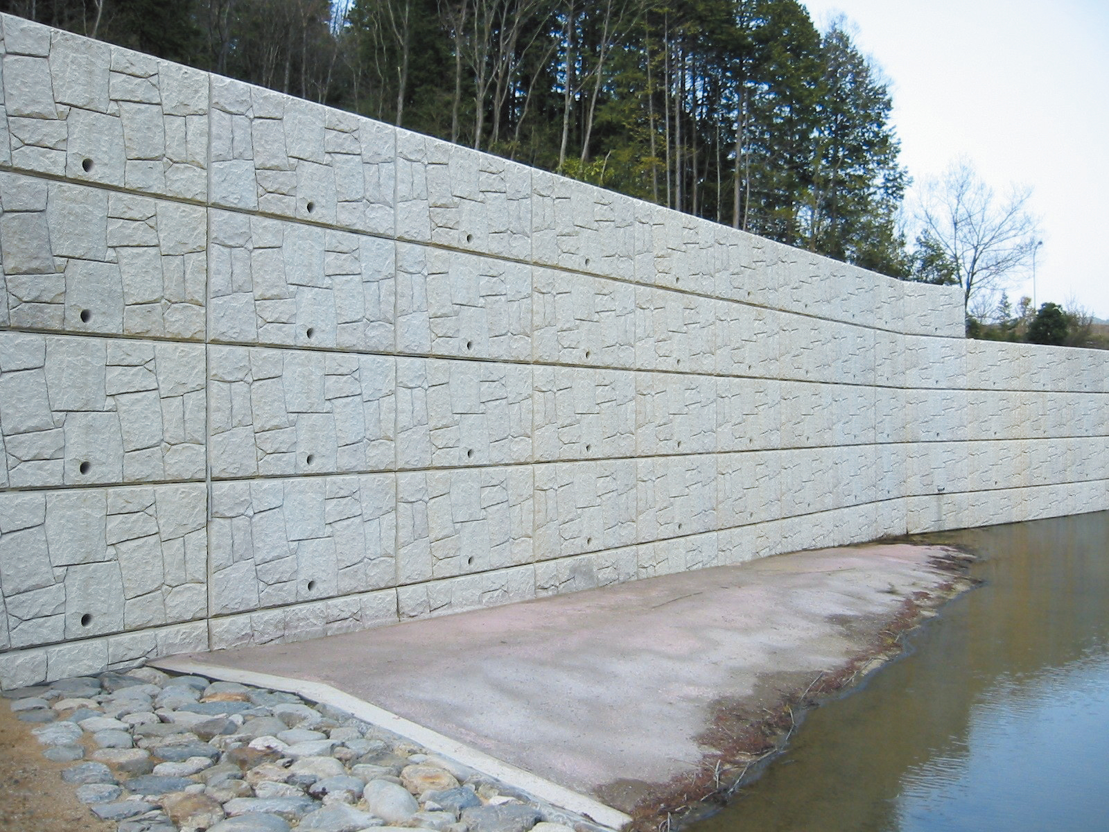 YLウォール 道路用L型擁壁東栄コンクリート工業株式会社