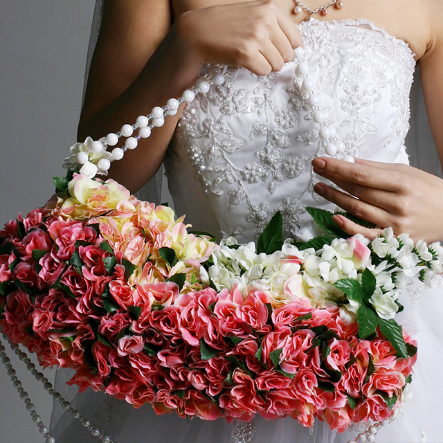 紫のバラのバッグ型ブーケ - アトリエノリーズウェディングブーケ・フラワーギフト・花教室の湘南・茅ヶ崎の花のアトリエ