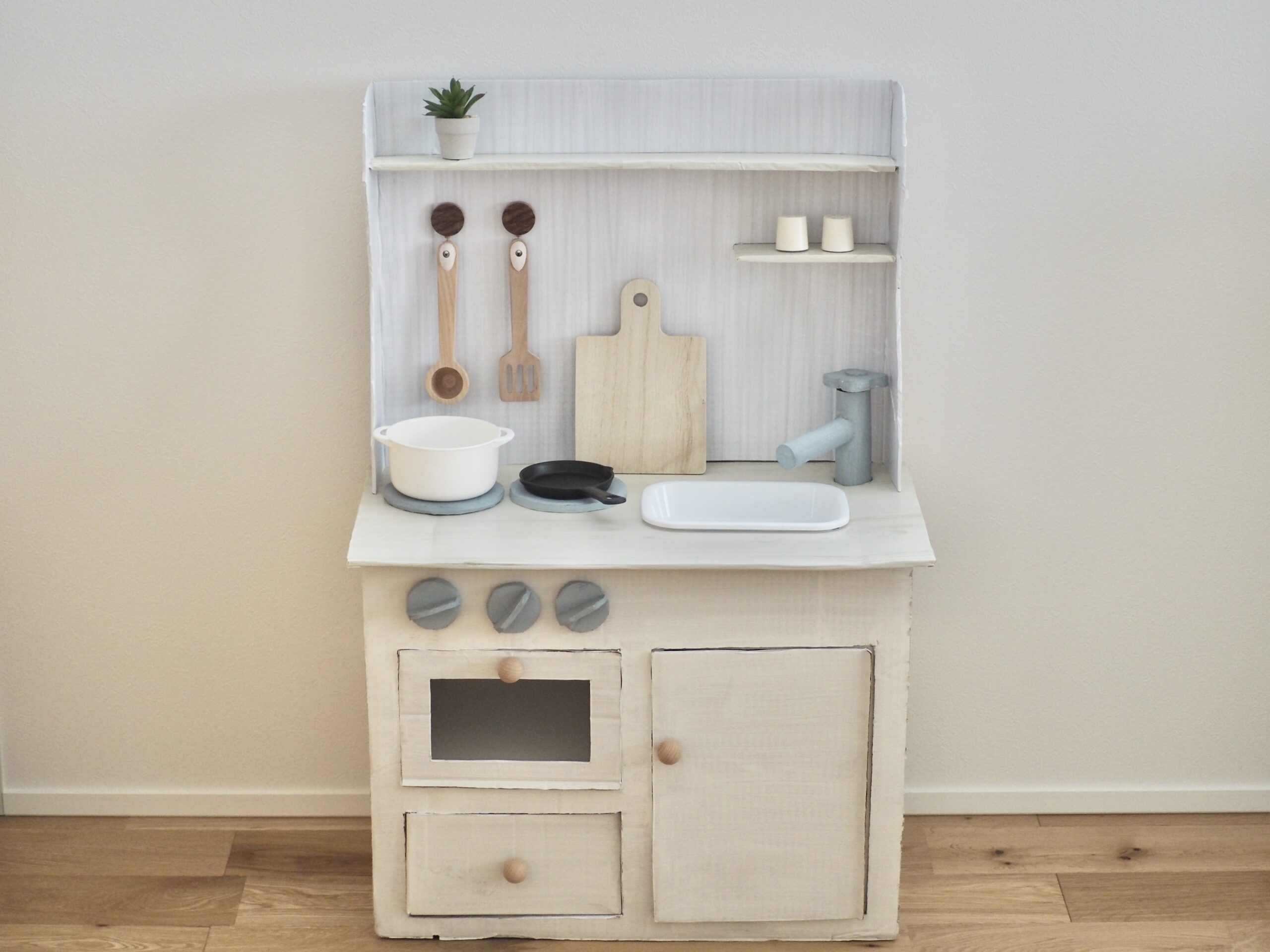 g-panの傍白: ダンボールなのでお手頃 おままごとキッチン・冷蔵庫・電子レンジ