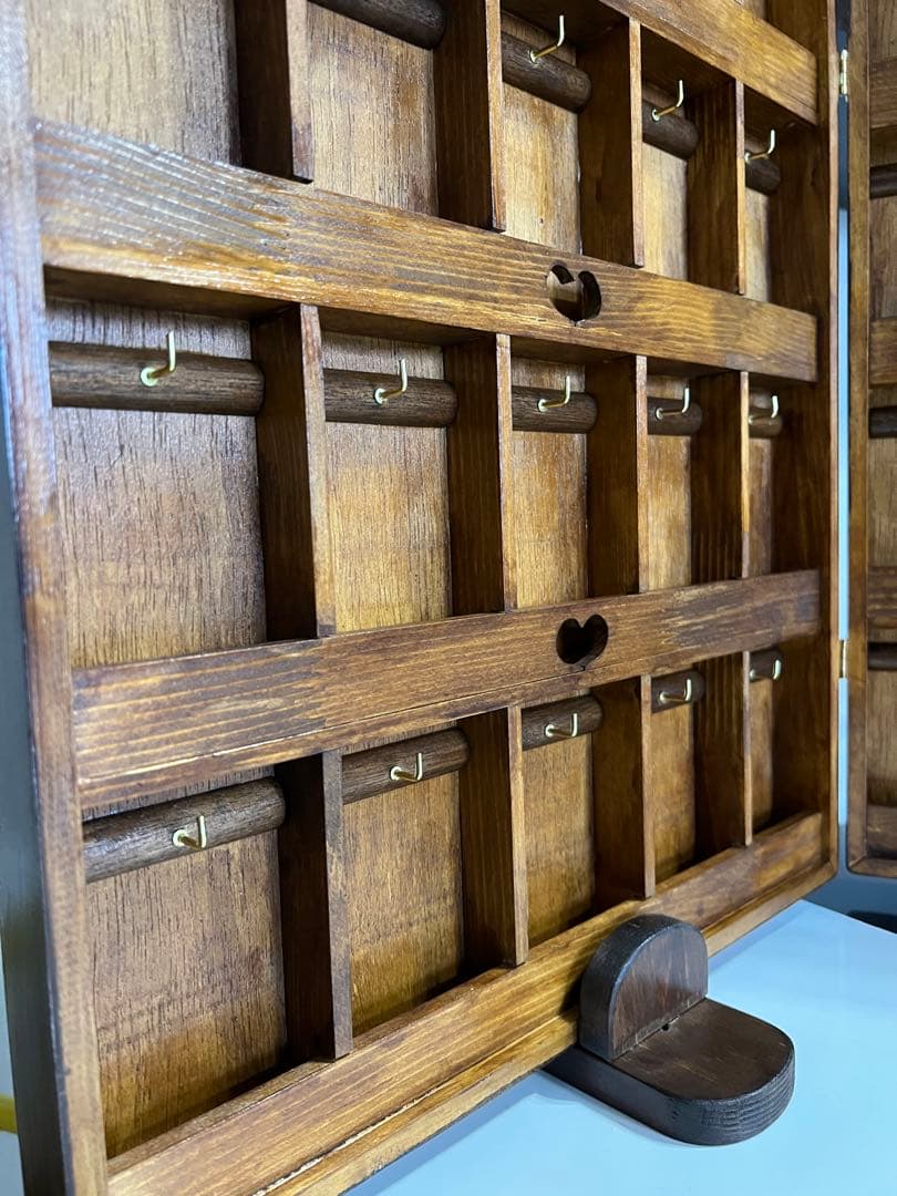 アクセサリースタンド・商品ディスプレイ什器特集展示・店舗用什器なら誉PRINTING