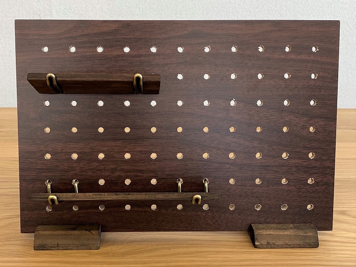 セリアのパンチングボードで簡単DIYHave a coffee break ～お気に入りの部屋でリラックス