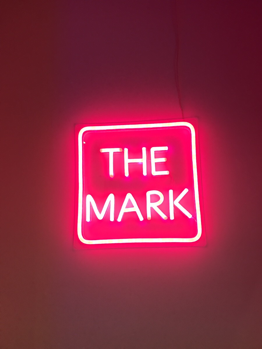 朗報‼︎ 前のネオン文字復活できるよ🥹👍🏻✨ 写真はユリナちゃん@yu_rina07だよ🧸ネオン文字ストーリーズインスタインスタ裏技インスタ加工ストーリー加工簡単加工加工方法加工の仕方nomdeplume