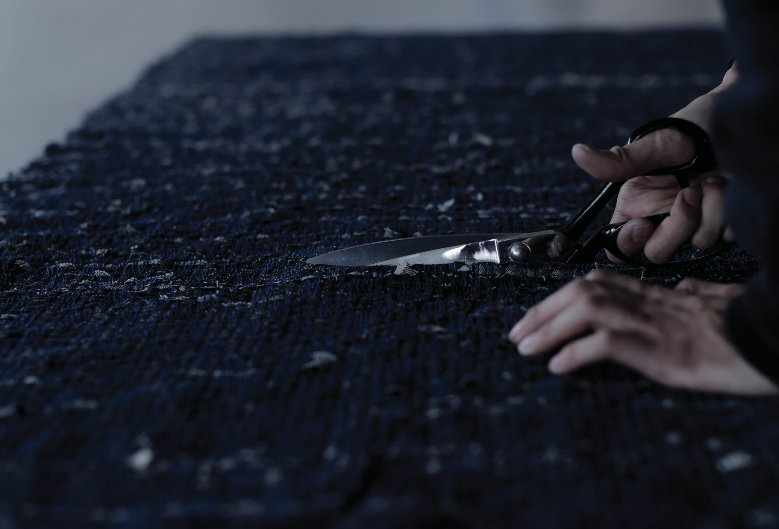 大切な衣類に糸引き・糸引け・ほつれが出来てしまったら、、、『紬かけつぎ店』にお任せください！！ - 紬かけつぎ店