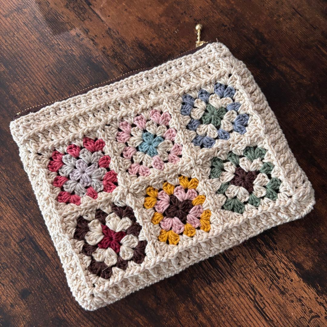 ハンドメイド手編みファスナーポーチモチーフ編みグラニースクエアピンク