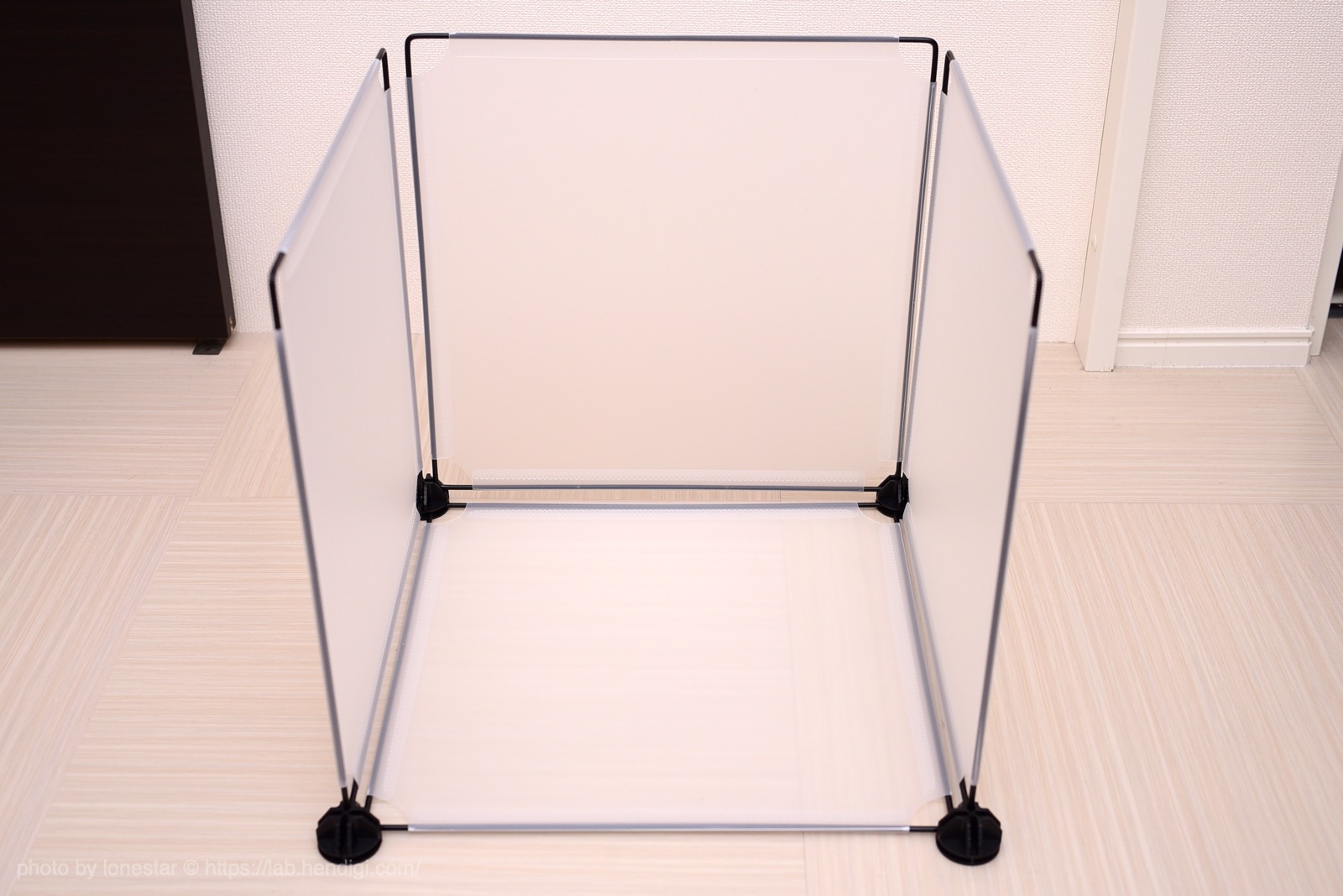 ガンプラを100均アイテムでブースを製作して撮影