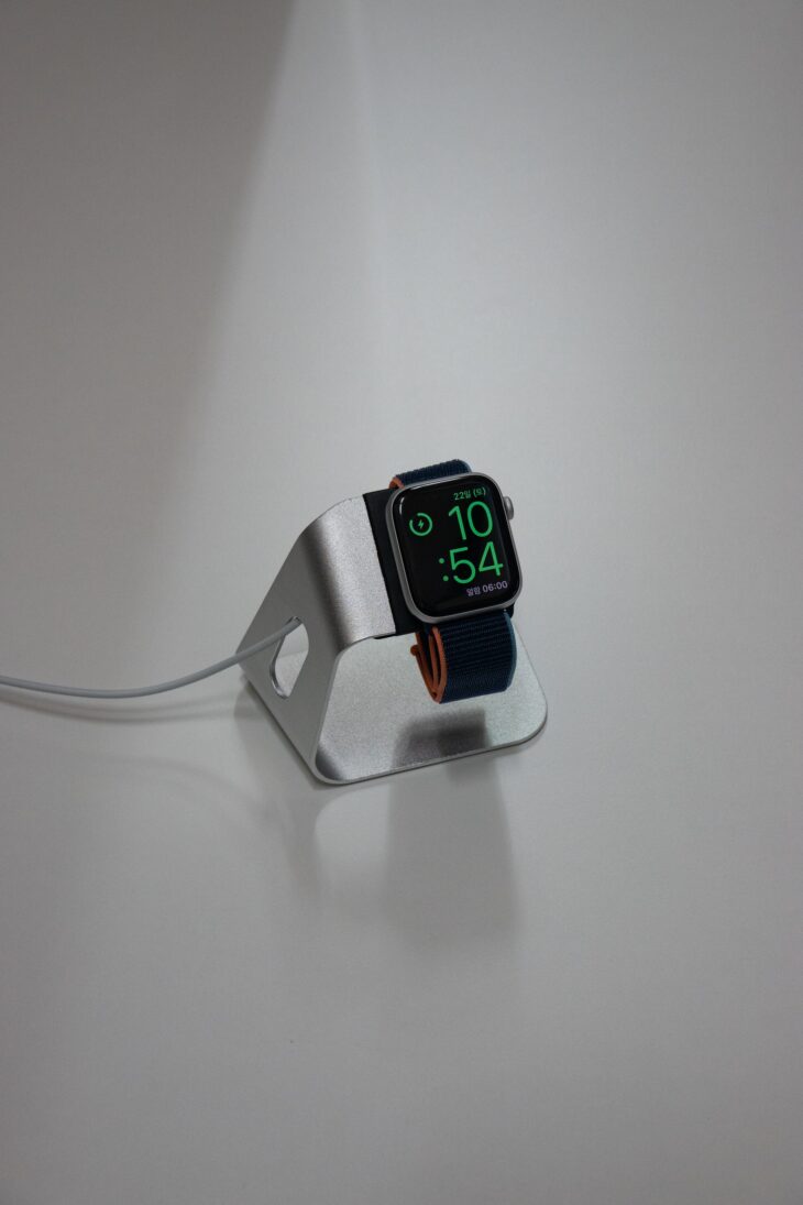 100均で買えるセリア ダイソーのApple Watch用充電スタンド レビューLABOホンテン