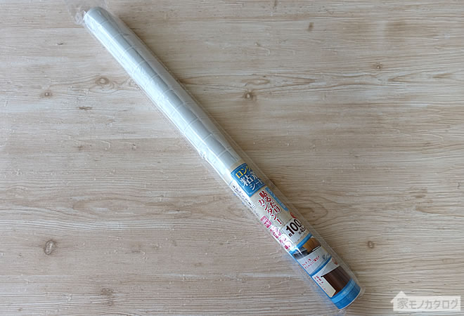 100均ワッツのリメイクシートの種類一覧。木目柄やチェック柄の粘着シートが人気