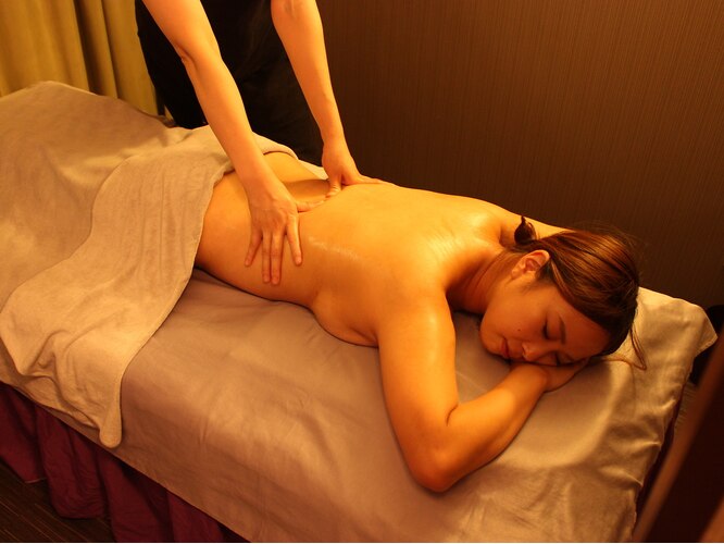 Massage Linh Cherry -