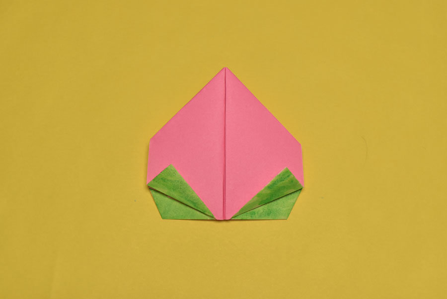 折り紙 簡単なコップの折り方 動画付き 〜ごっこ遊びにもぴったりの折り紙遊び〜保育と遊びのプラットフォーム ほいくる