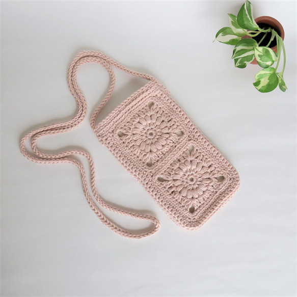 かぎ編み サクッと太糸で編む!スマホショルダー・ストラップꕥ