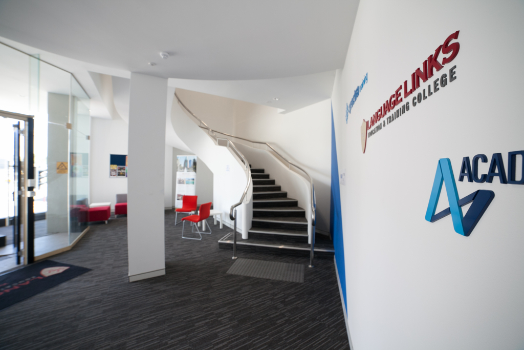 CGパースデザイン案を瞬時に生み出す空間画像生成AIサービス「MyRenderer」リリース レンダリング3回まで無料のプランも