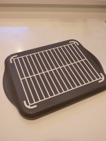 100均なのに優秀すぎ ダイソーのおしゃれな滑らないトレー レビュー