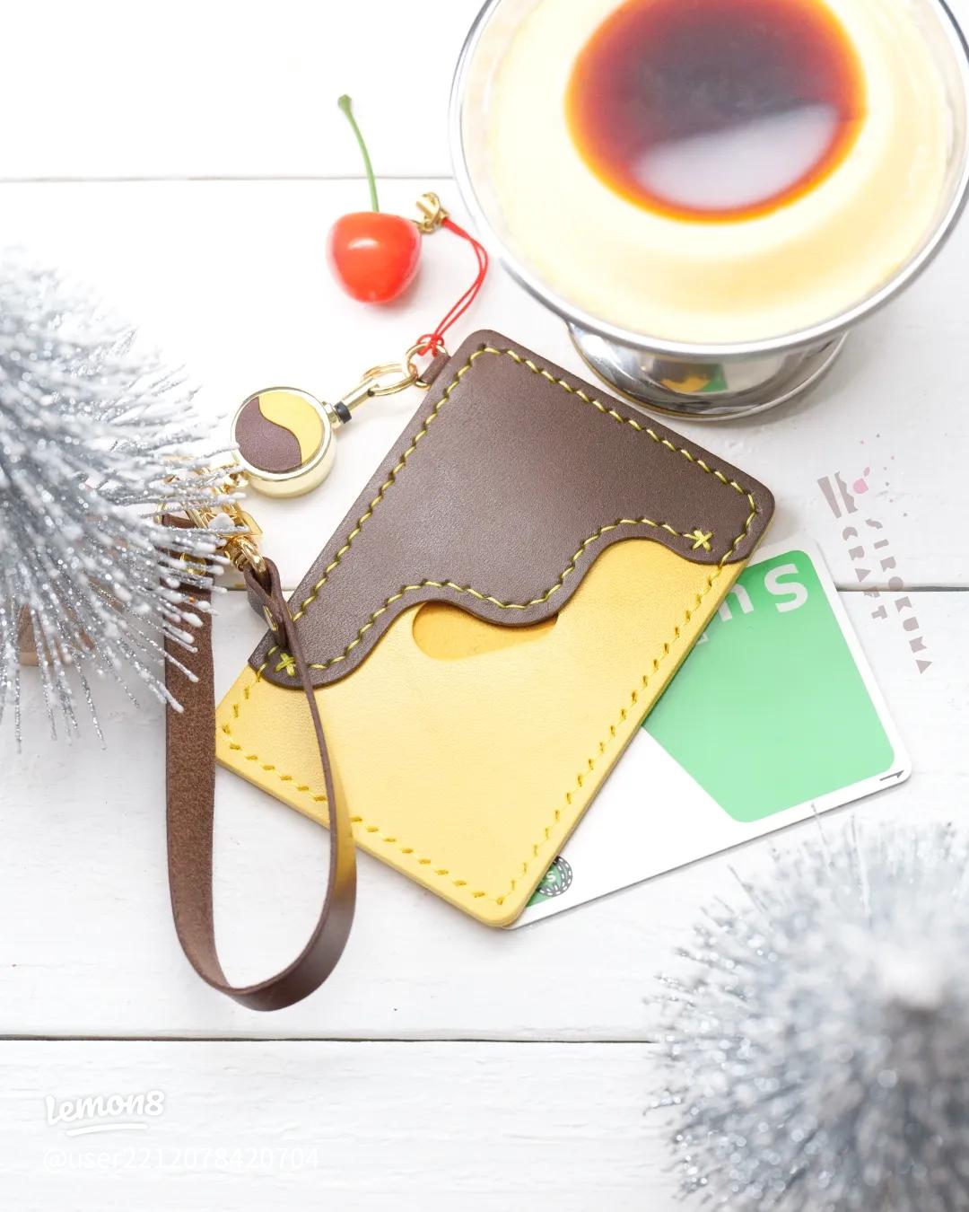 革のＩＤカードケース ネックストラップ・パスケース 手作り革製品Powパウレザ