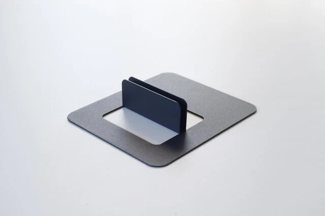 ダイソー「有孔ボード」がかなり使える！おすすめの活用法を部屋ごとに紹介 - macaroni