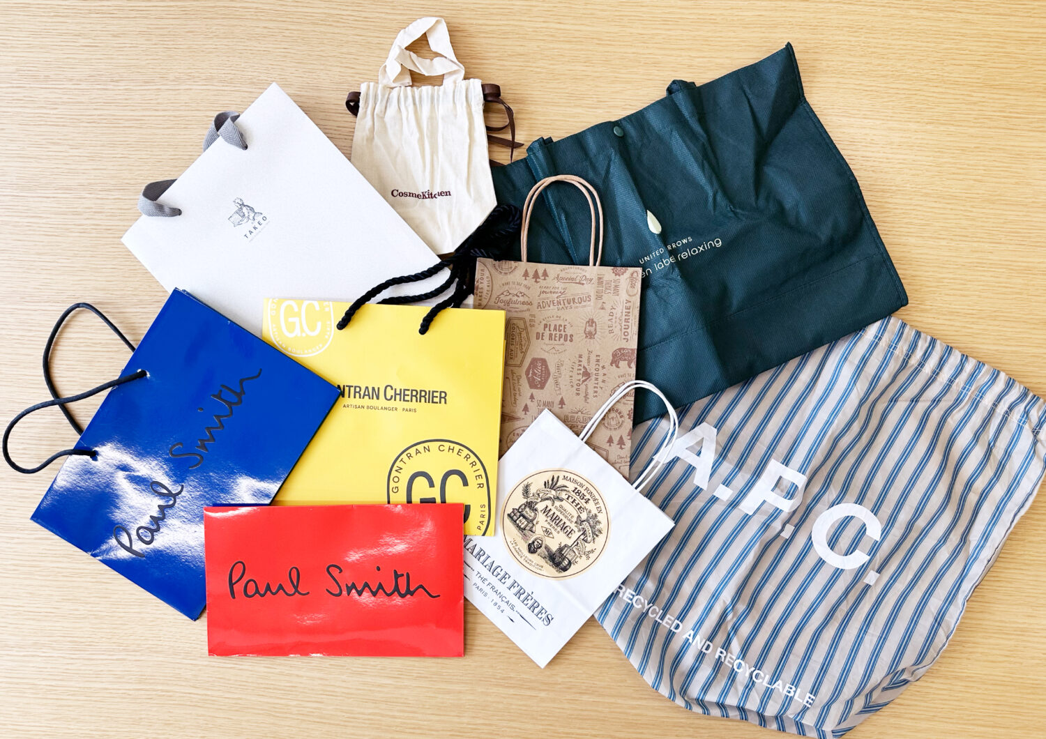 おしゃれなショッパー」のアイデア 26 件 2025紙袋, ショッピングバッグのデザイン, 紙袋のデザイン