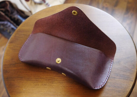 型紙ダウンロードメガネケース 型紙1ページ A4サイズ と製作工程4ページ 写真付きCRAFTECTURE レザークラフト型紙専門店