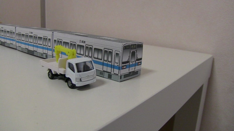 西武鉄道 8000系 ペーパークラフトを3DCGで。 小田急電鉄通勤型電車です。2024年には西武へ譲渡、2025年に運行開始。市松模様を取TikTok