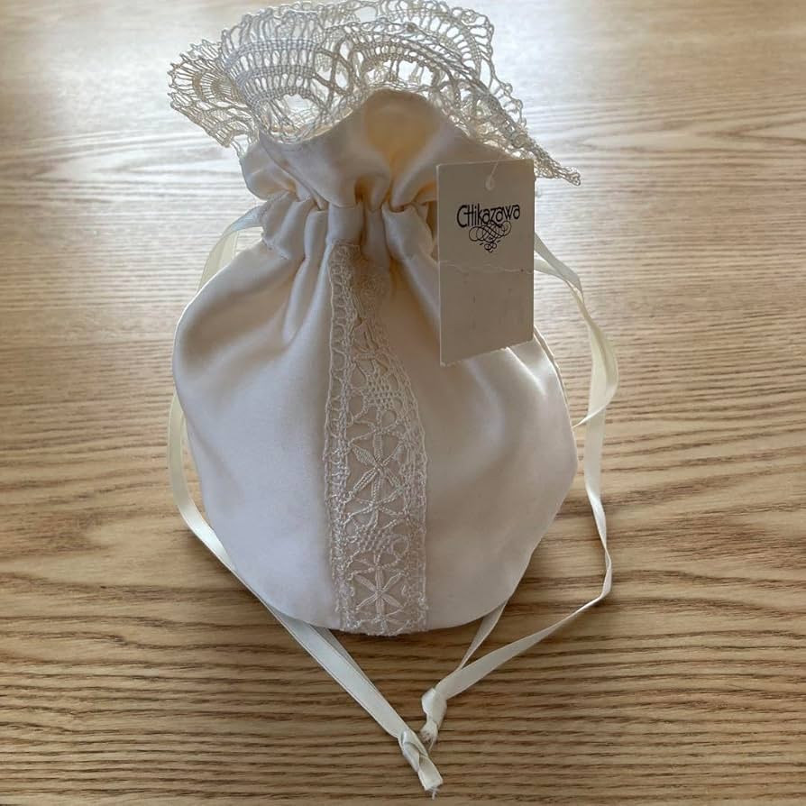 丸底巾着 グリーンリーブス ～『yulaの幸せの刺繍』刺しゅうキットシリーズ