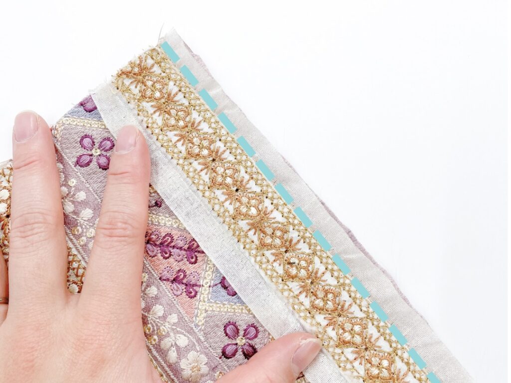 サテンリボンの縫いつけ方について写真のようにぐしゃっとなってしまいます。- Yahoo!知恵袋