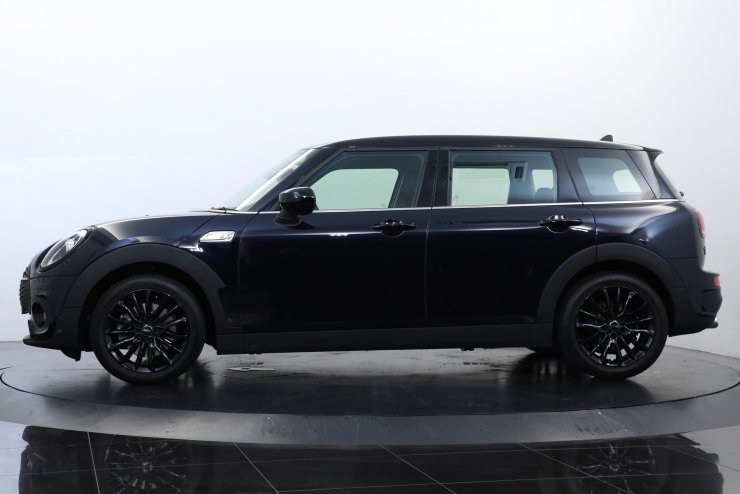 BMW MINI ミニクラブマン クーパー D の中古車詳細22,000km, エニグマティックブラック, 東京都, 319.9万円中古車情報・中古車検索なら 車選びドットコム